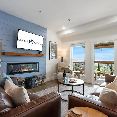 Breathtaking Lake Views-Dog Friendly-$400 Of Free Tickets-High End Decor